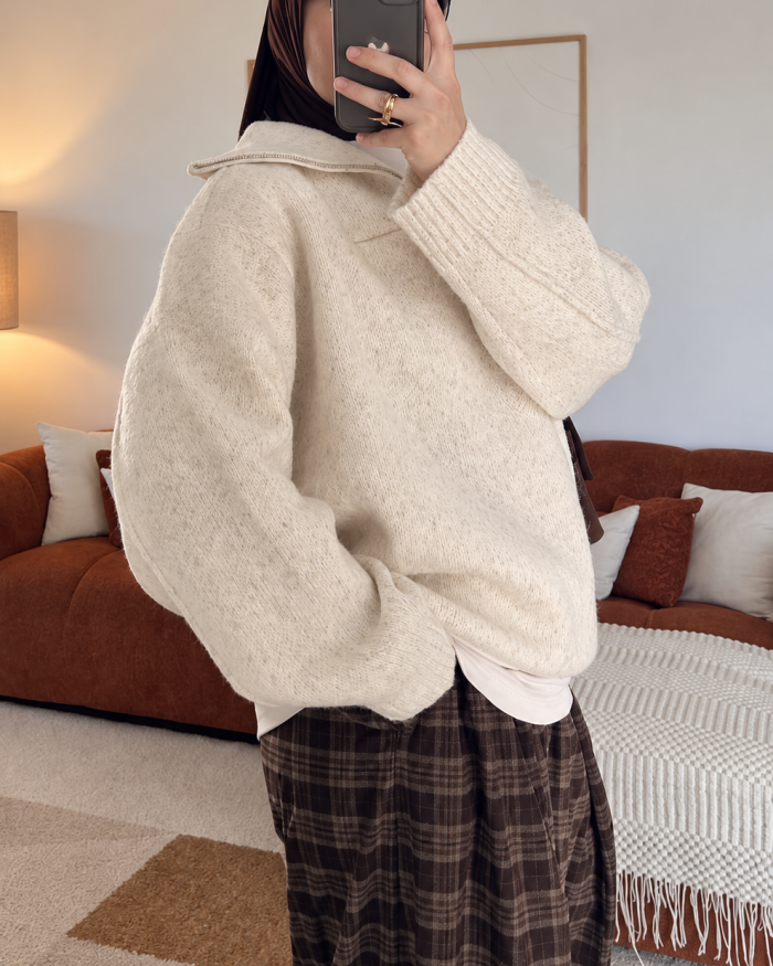 Pull large col haut à zip | Beige