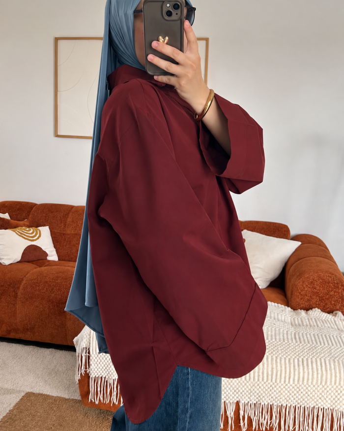 Polo col V oversize | Rouge foncé – Image 3